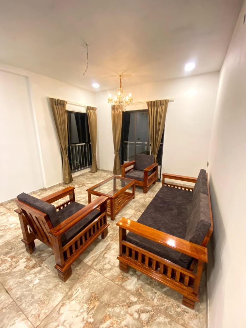 مبيت وإفطار ماهاباليشوار Sahyagiri Heights المظهر الخارجي الصورة